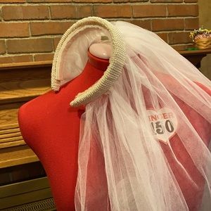 EUC ivory faux pearl headband veil